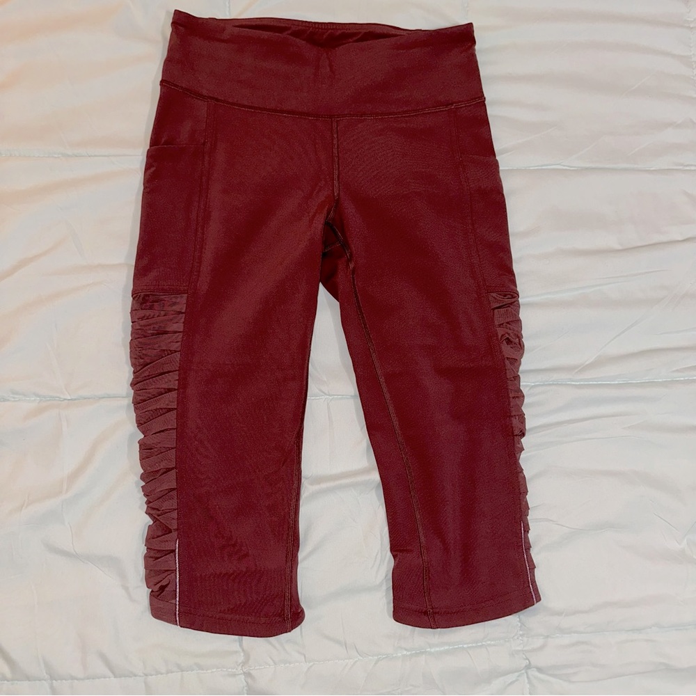 EUC Women’s Lululemon Capri Leggings Size 6
